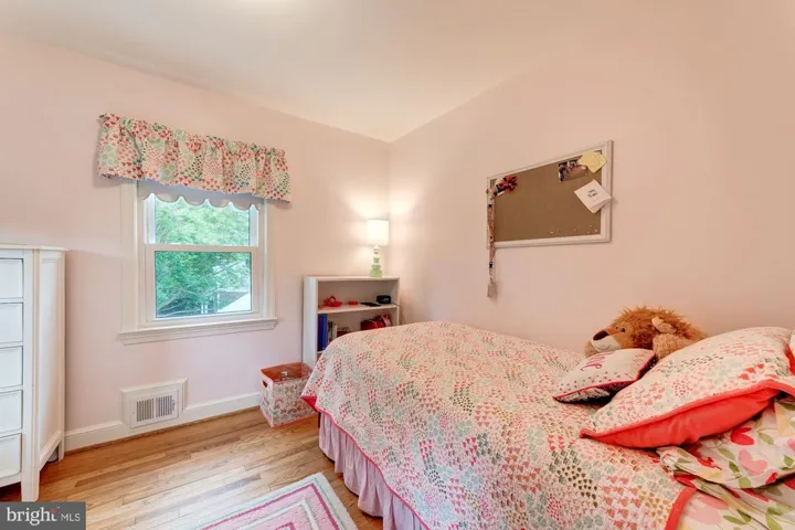 2427 N Roosevelt St, Arlington, Virginia 22207