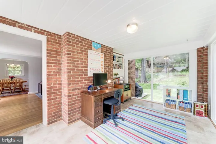 2427 N Roosevelt St, Arlington, Virginia 22207