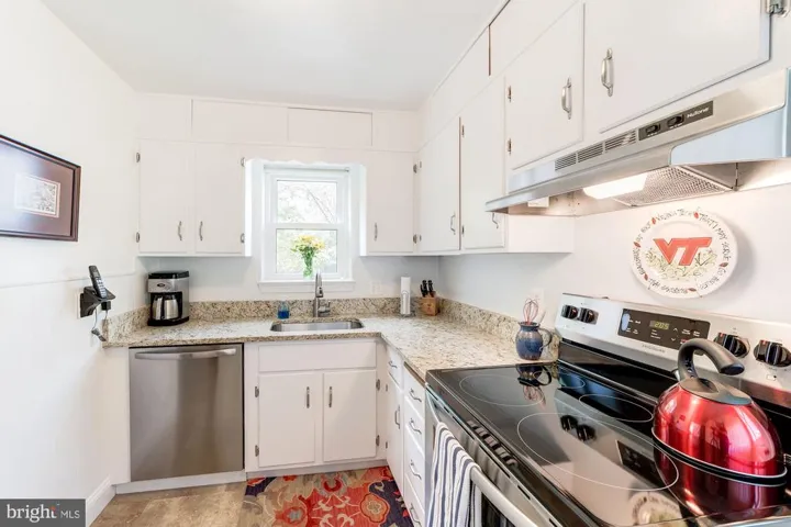 2427 N Roosevelt St, Arlington, Virginia 22207