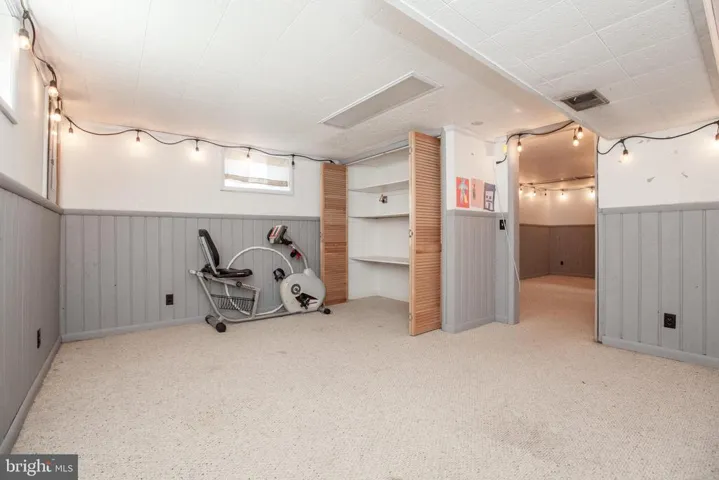 2233 N Underwood St, Falls Church, Virginia 22043