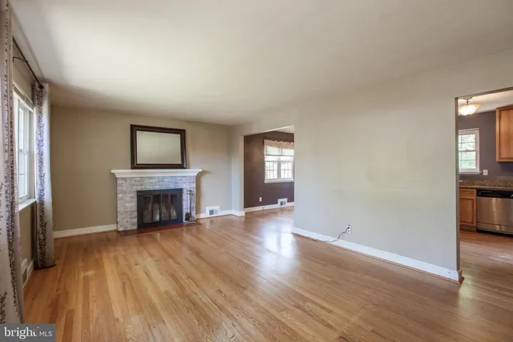 2233 N Underwood St, Falls Church, Virginia 22043