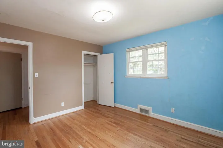 2233 N Underwood St, Falls Church, Virginia 22043