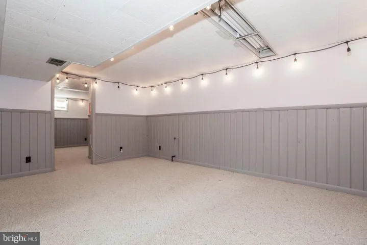 2233 N Underwood St, Falls Church, Virginia 22043