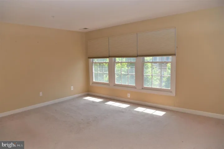 422 Ferdinand Day Dr, Alexandria, Virginia 22304