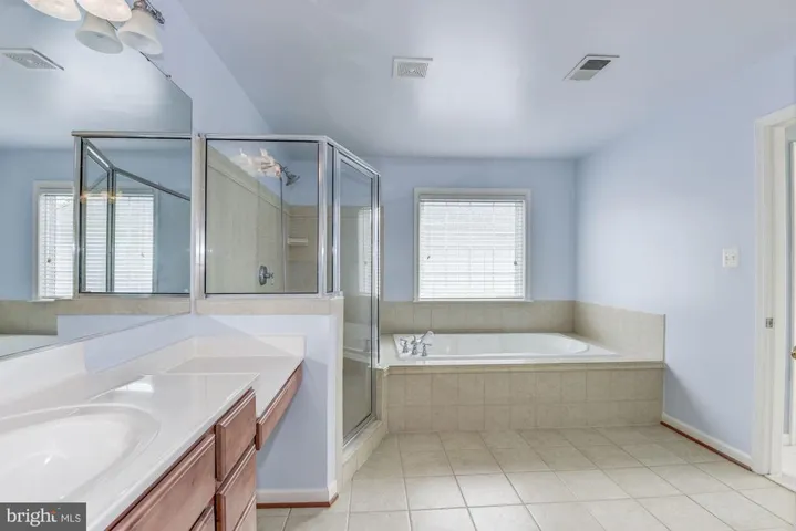 6770 Sycamore Park Dr, Haymarket, Virginia 20169