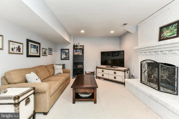 7741 Trevino Ln, Falls Church, Virginia 22043