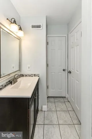 7741 Trevino Ln, Falls Church, Virginia 22043