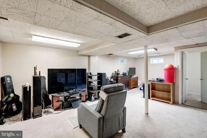 6637 Osborn St, Falls Church, Virginia 22046