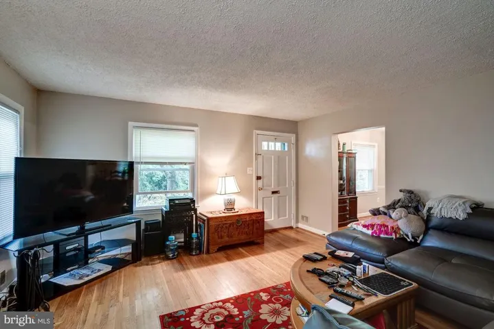 6637 Osborn St, Falls Church, Virginia 22046
