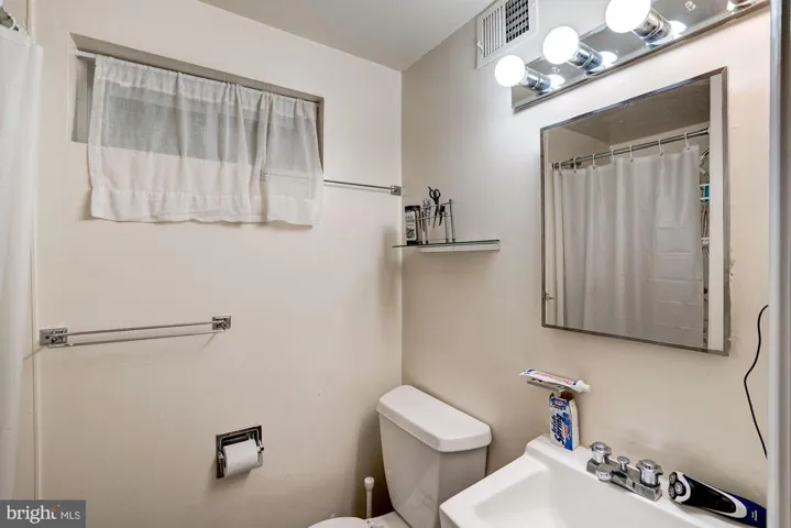 6637 Osborn St, Falls Church, Virginia 22046