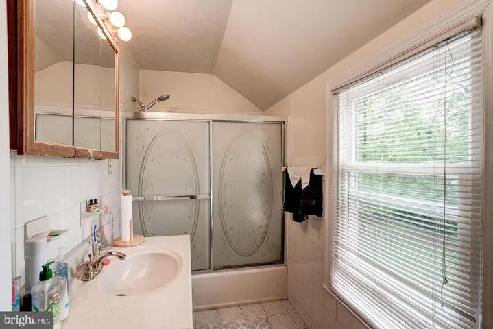 6637 Osborn St, Falls Church, Virginia 22046