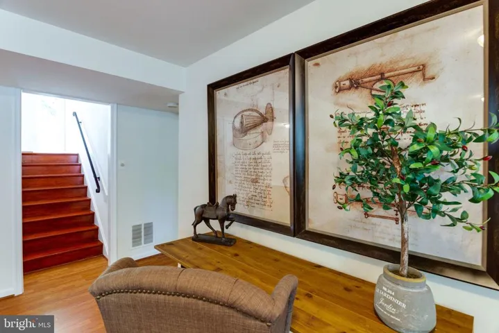 8512 Wagon Wheel Rd, Alexandria, Virginia 22309