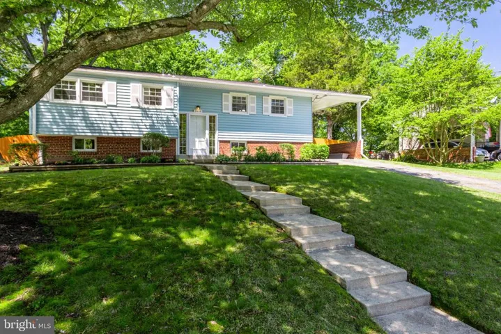 8512 Wagon Wheel Rd, Alexandria, Virginia 22309