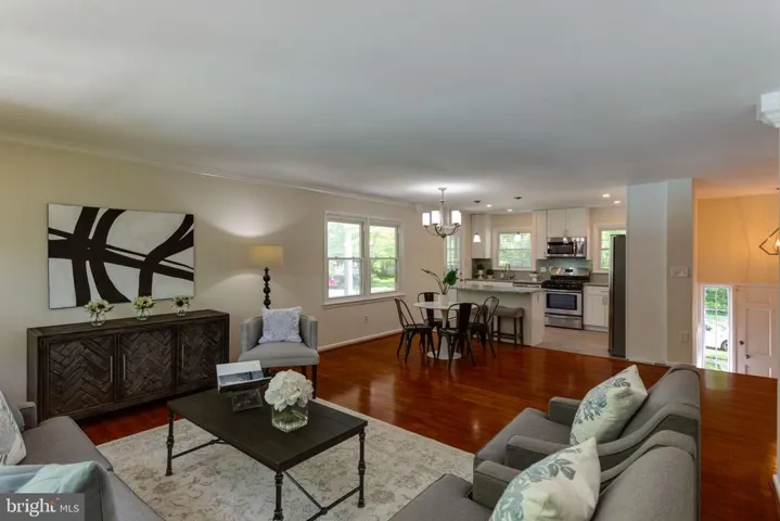 8512 Wagon Wheel Rd, Alexandria, Virginia 22309