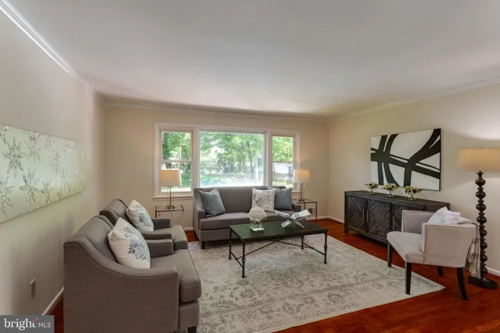 8512 Wagon Wheel Rd, Alexandria, Virginia 22309