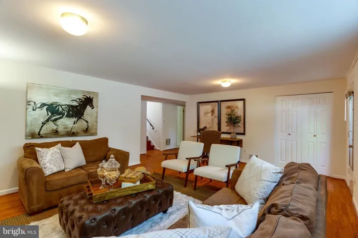 8512 Wagon Wheel Rd, Alexandria, Virginia 22309