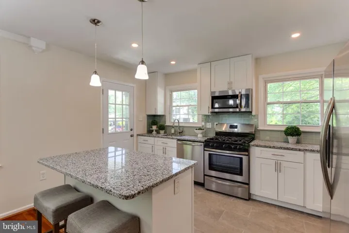 8512 Wagon Wheel Rd, Alexandria, Virginia 22309