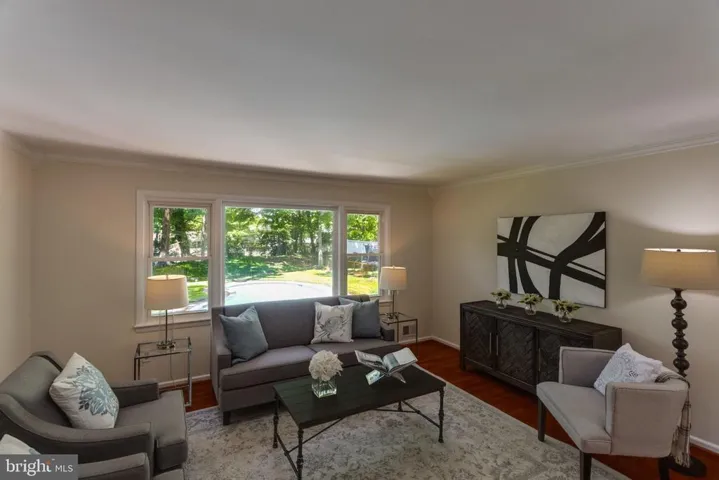 8512 Wagon Wheel Rd, Alexandria, Virginia 22309
