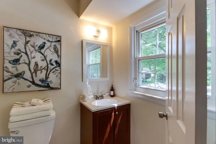 8512 Wagon Wheel Rd, Alexandria, Virginia 22309