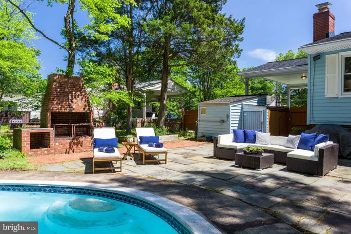 8512 Wagon Wheel Rd, Alexandria, Virginia 22309
