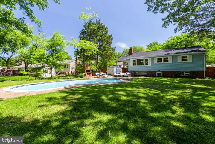 8512 Wagon Wheel Rd, Alexandria, Virginia 22309