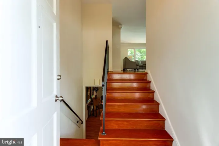 8512 Wagon Wheel Rd, Alexandria, Virginia 22309