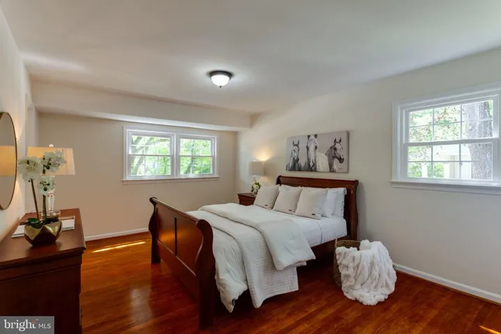 8512 Wagon Wheel Rd, Alexandria, Virginia 22309