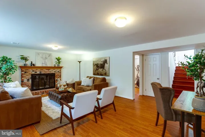 8512 Wagon Wheel Rd, Alexandria, Virginia 22309
