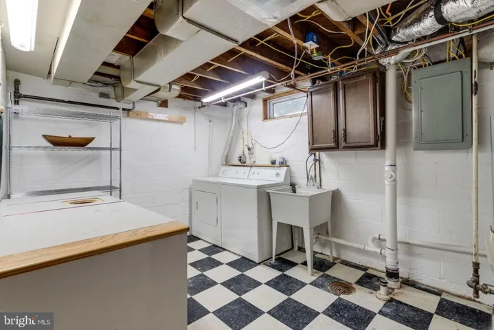 2702 Albemarle Dr, Alexandria, Virginia 22303