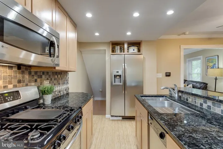 2702 Albemarle Dr, Alexandria, Virginia 22303