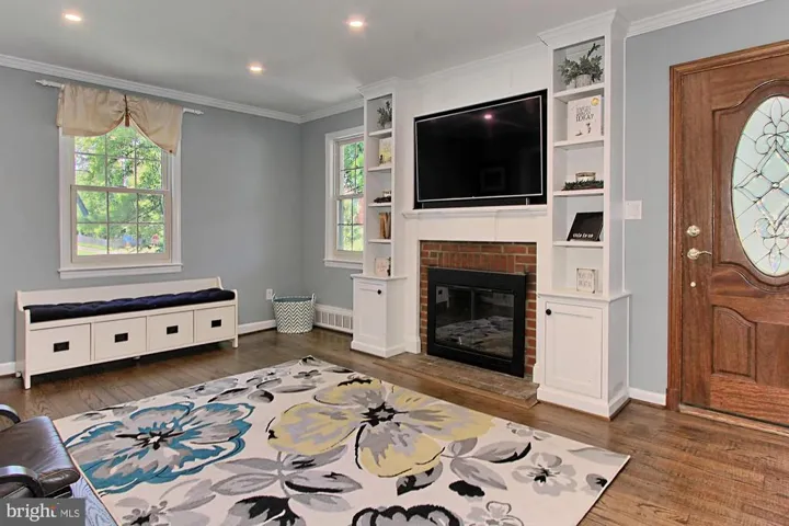 2855 Marshall St, Falls Church, Virginia 22042