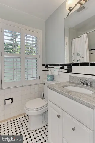 2855 Marshall St, Falls Church, Virginia 22042