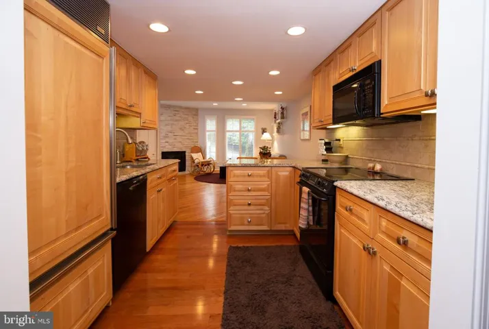 5747 Waters Edge Landing Ln, Burke, Virginia 22015
