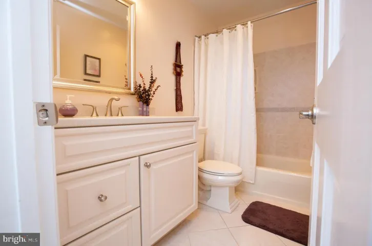 5747 Waters Edge Landing Ln, Burke, Virginia 22015
