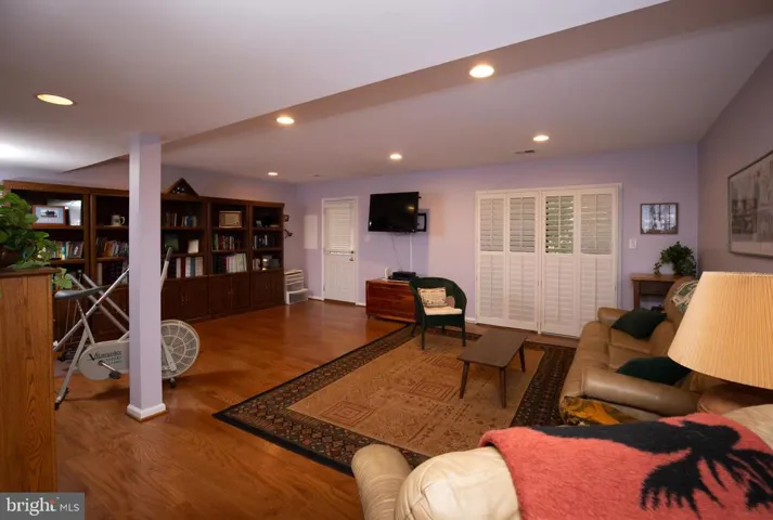 5747 Waters Edge Landing Ln, Burke, Virginia 22015