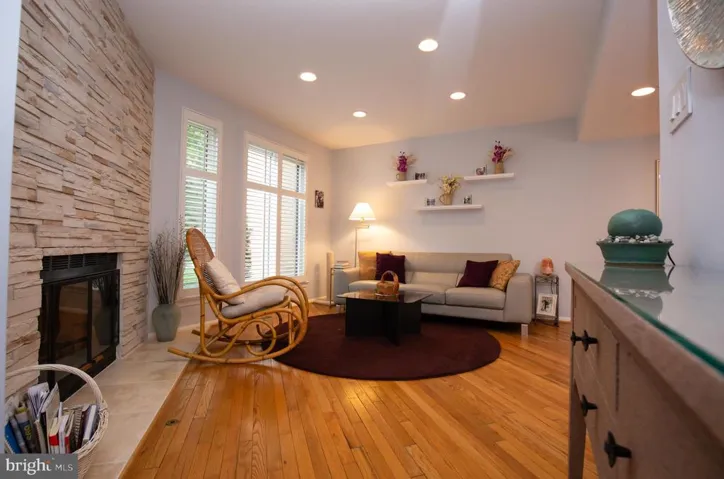 5747 Waters Edge Landing Ln, Burke, Virginia 22015