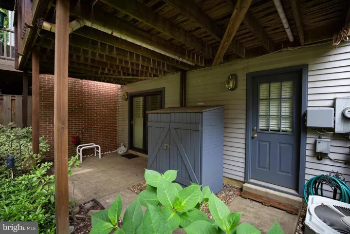 5747 Waters Edge Landing Ln, Burke, Virginia 22015