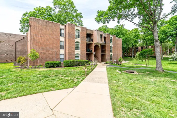 3328 Woodburn Village Dr #12, Annandale, Virginia 22003