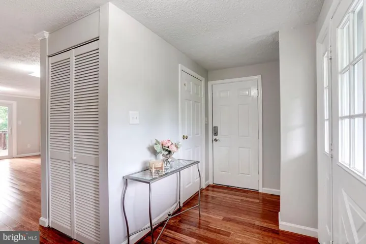 15108 Elk Run Rd, Chantilly, Virginia 20151