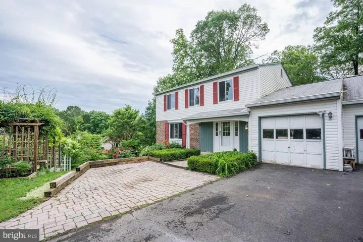15108 Elk Run Rd, Chantilly, Virginia 20151