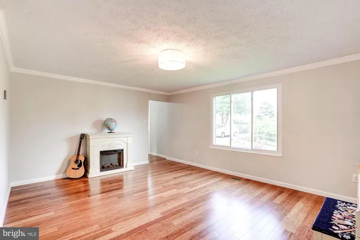 15108 Elk Run Rd, Chantilly, Virginia 20151