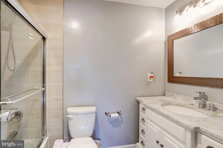 15108 Elk Run Rd, Chantilly, Virginia 20151