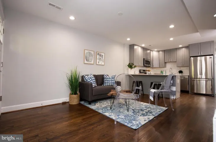 124 Baggett Pl, Alexandria, Virginia 22314