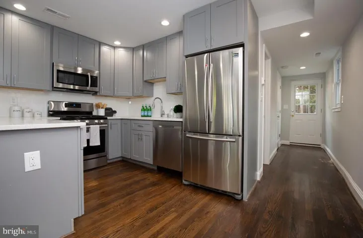 124 Baggett Pl, Alexandria, Virginia 22314