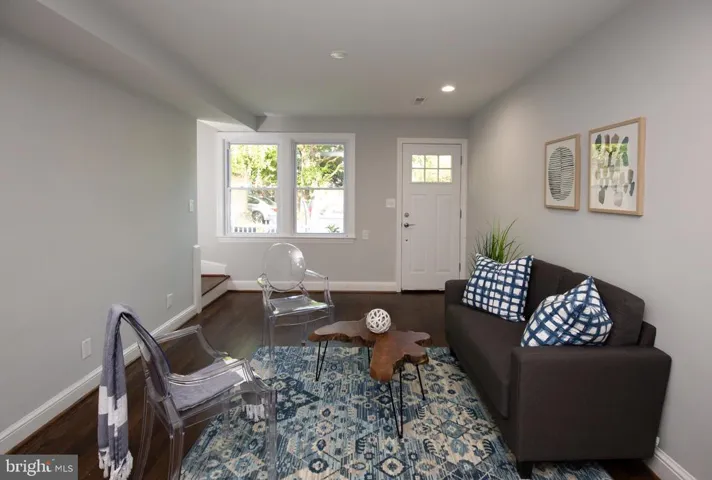 124 Baggett Pl, Alexandria, Virginia 22314