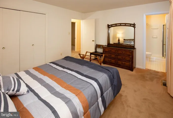 9514 Center St, Vienna, Virginia 22181