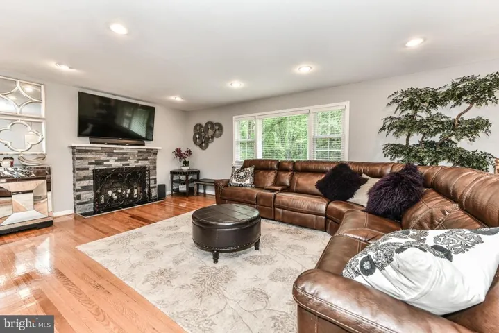 9342 Campbell Rd, Vienna, Virginia 22182