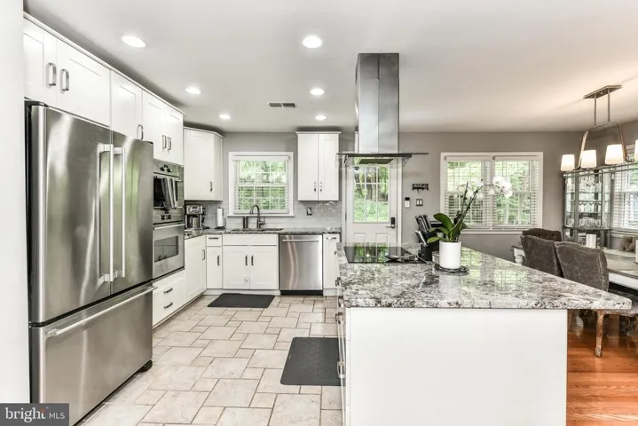 9342 Campbell Rd, Vienna, Virginia 22182