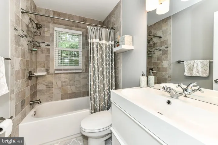 9342 Campbell Rd, Vienna, Virginia 22182