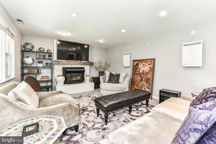 9342 Campbell Rd, Vienna, Virginia 22182